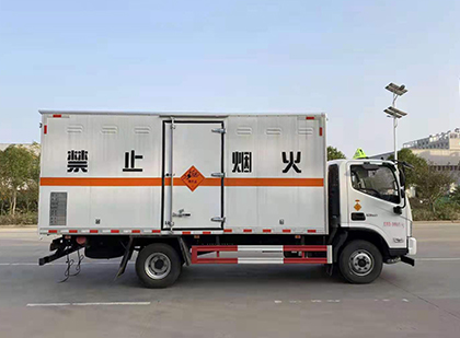 安化爆破器材运输车